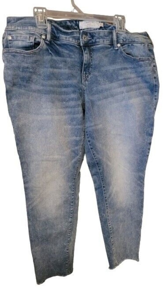 Torrid Boyfriend Jeans Women's 18 R First at Fit Medium Wash